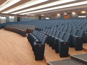 قاعة الاجتماعات وغرفة الاجتماعات بجامعة UBT (1)