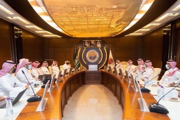 قاعة اجتماعات مجلس الإدارة بالهيئة الملكية (1)